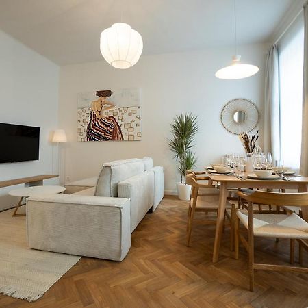 Chic 94M2 Apartment With A King-Size Bed Wenen Buitenkant foto