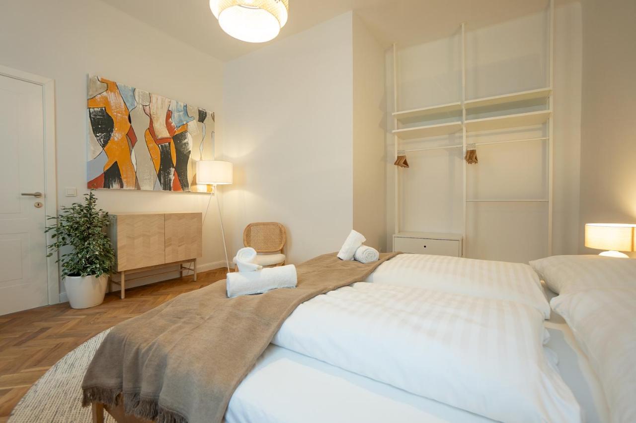 Chic 94M2 Apartment With A King-Size Bed Wenen Buitenkant foto