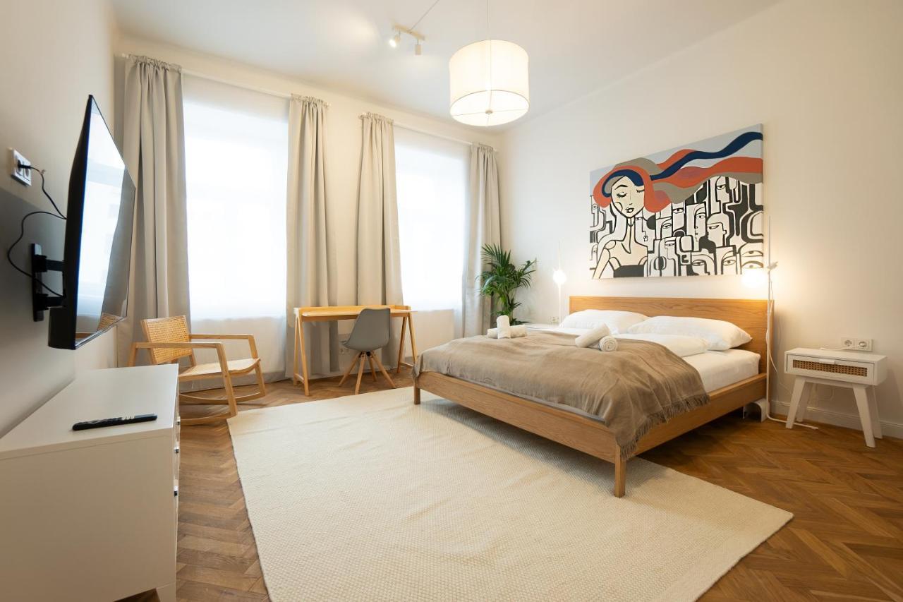 Chic 94M2 Apartment With A King-Size Bed Wenen Buitenkant foto
