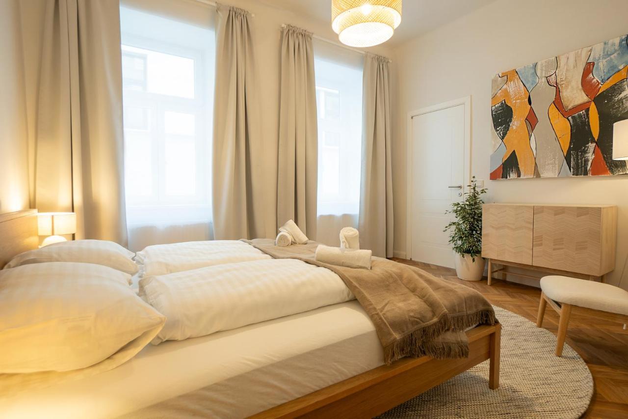 Chic 94M2 Apartment With A King-Size Bed Wenen Buitenkant foto