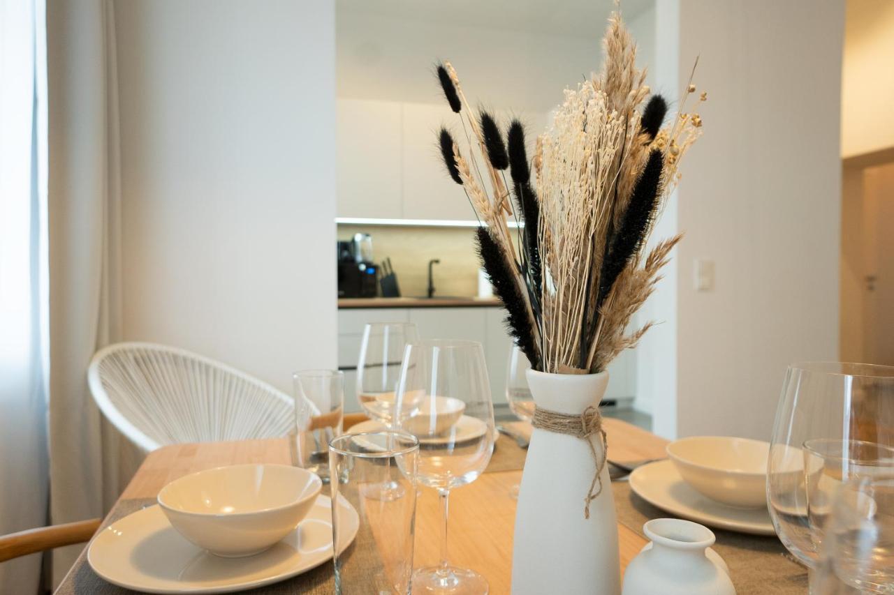 Chic 94M2 Apartment With A King-Size Bed Wenen Buitenkant foto