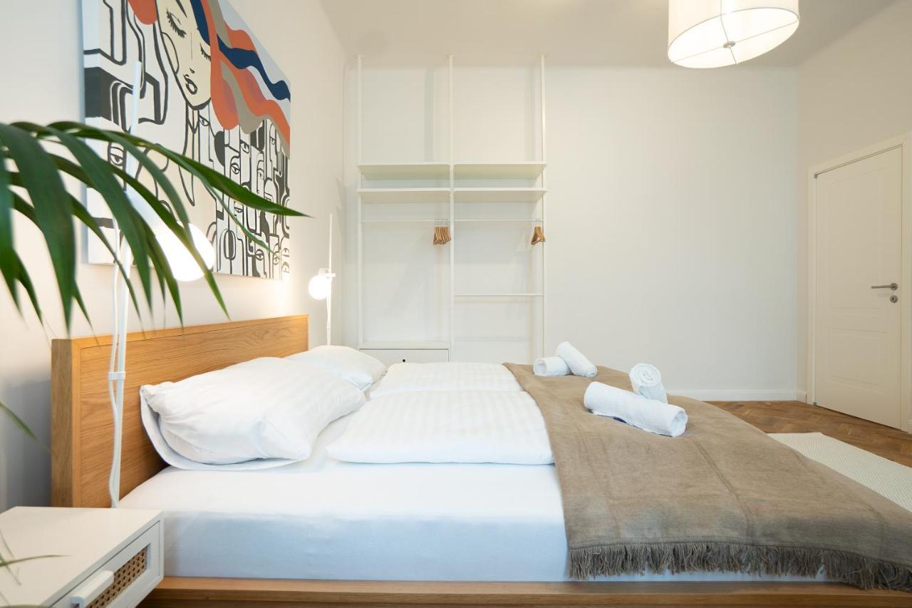 Chic 94M2 Apartment With A King-Size Bed Wenen Buitenkant foto