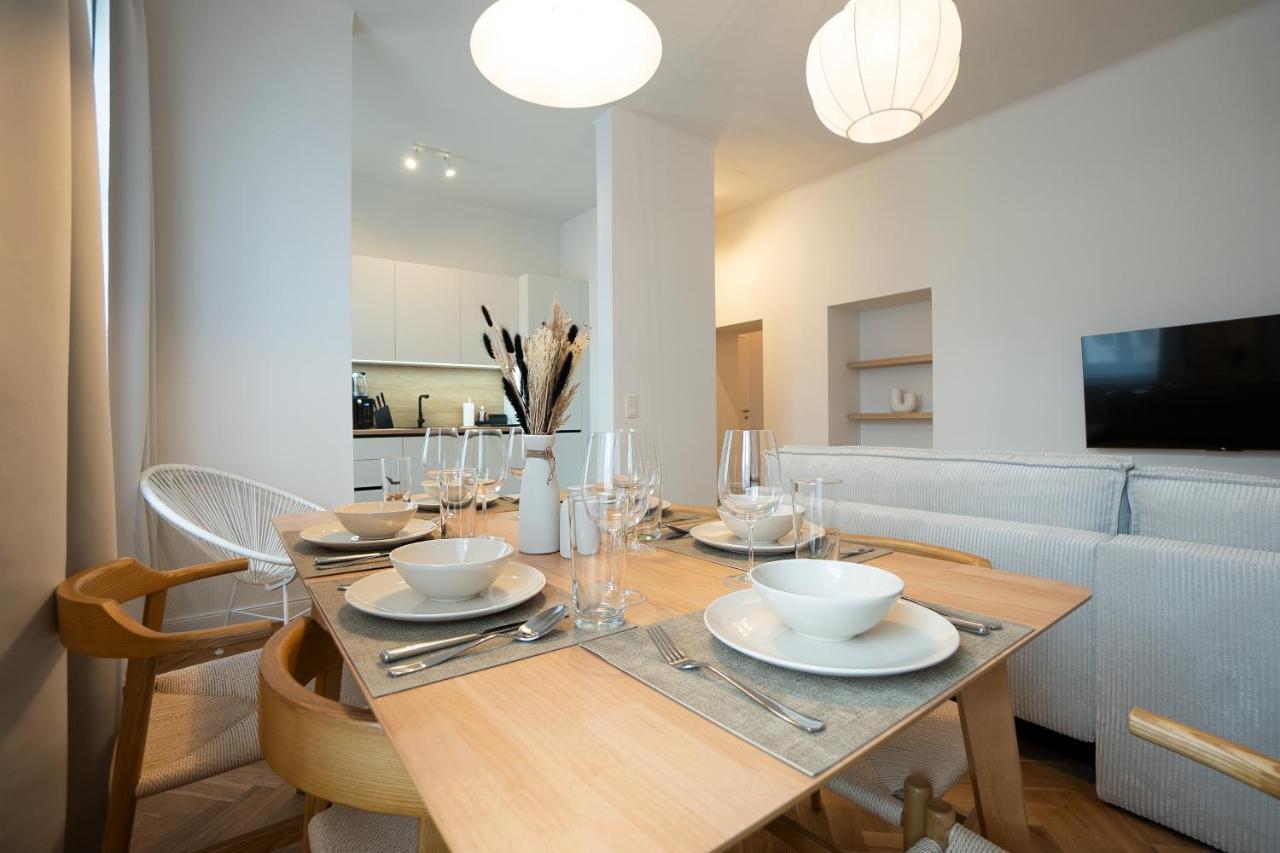 Chic 94M2 Apartment With A King-Size Bed Wenen Buitenkant foto