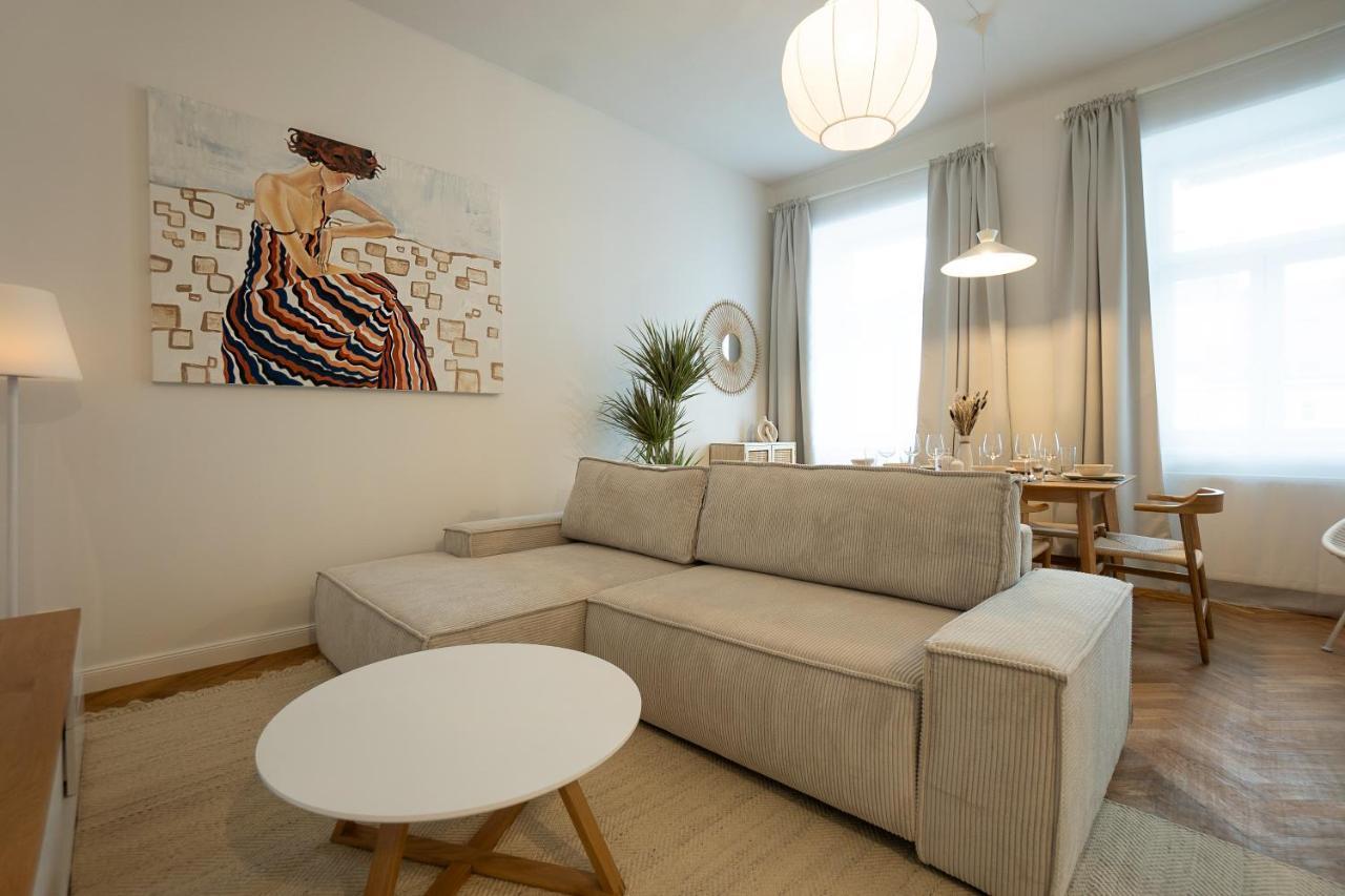 Chic 94M2 Apartment With A King-Size Bed Wenen Buitenkant foto