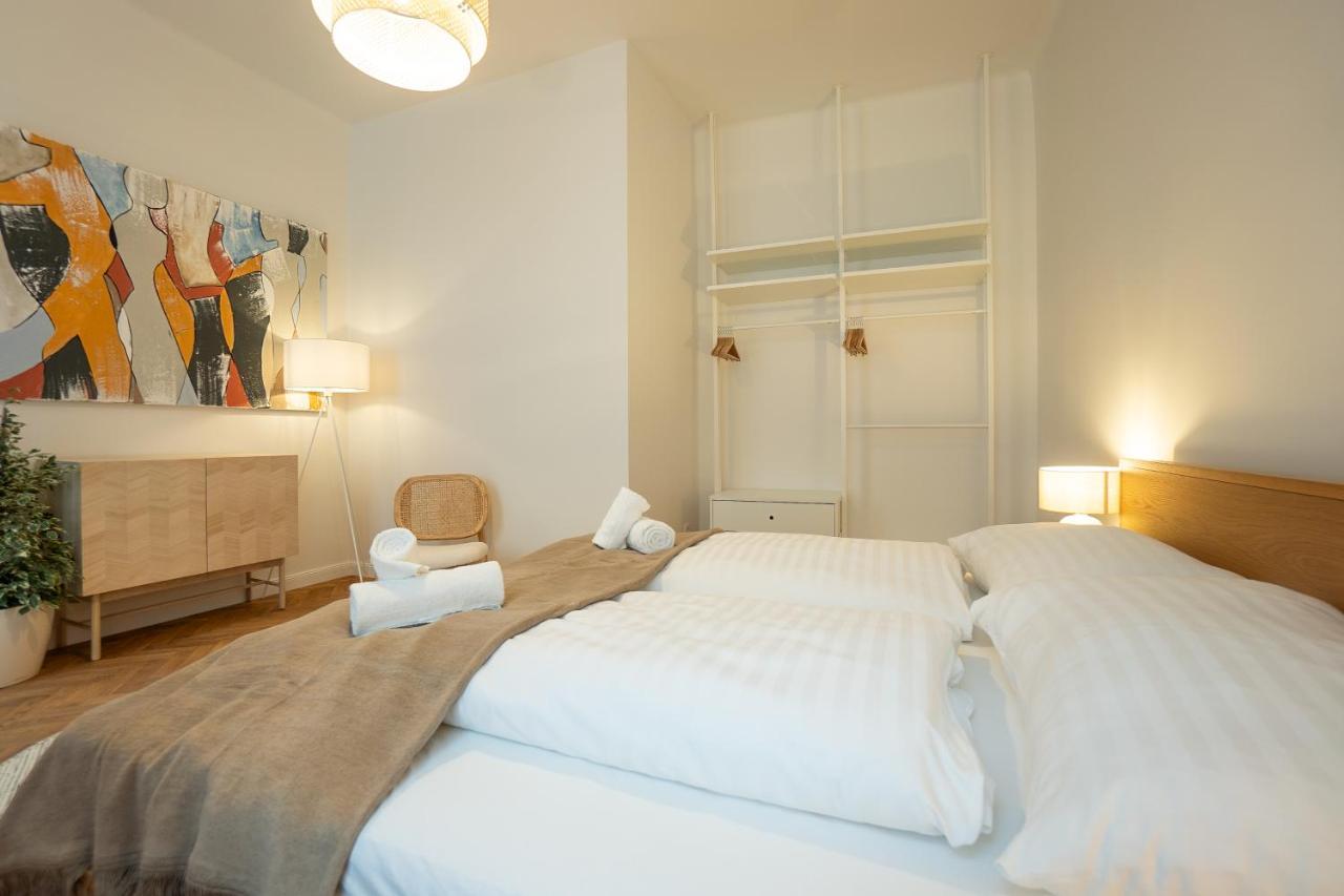 Chic 94M2 Apartment With A King-Size Bed Wenen Buitenkant foto