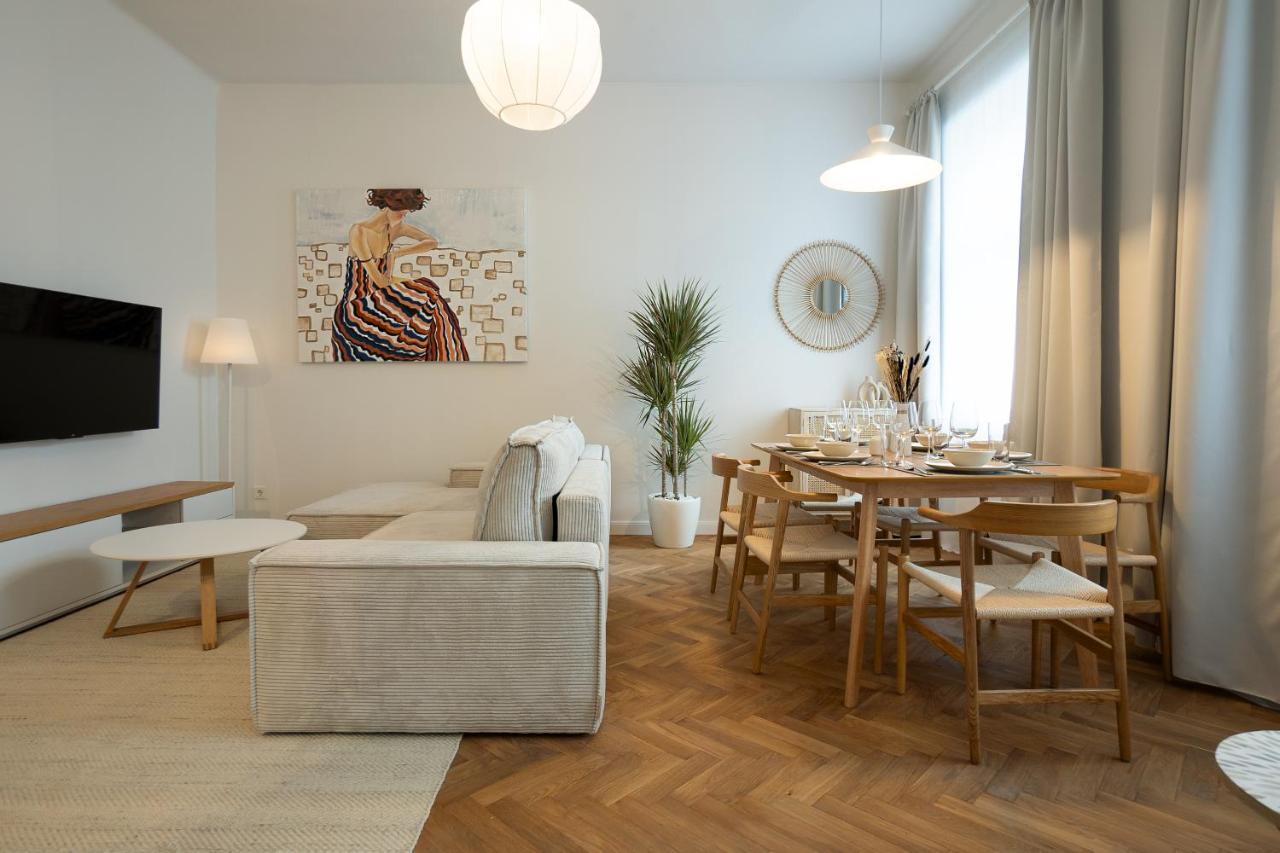 Chic 94M2 Apartment With A King-Size Bed Wenen Buitenkant foto