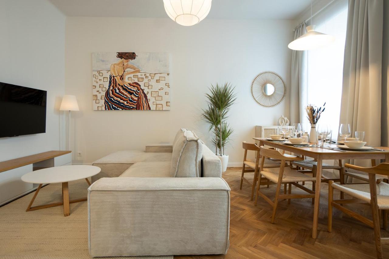 Chic 94M2 Apartment With A King-Size Bed Wenen Buitenkant foto