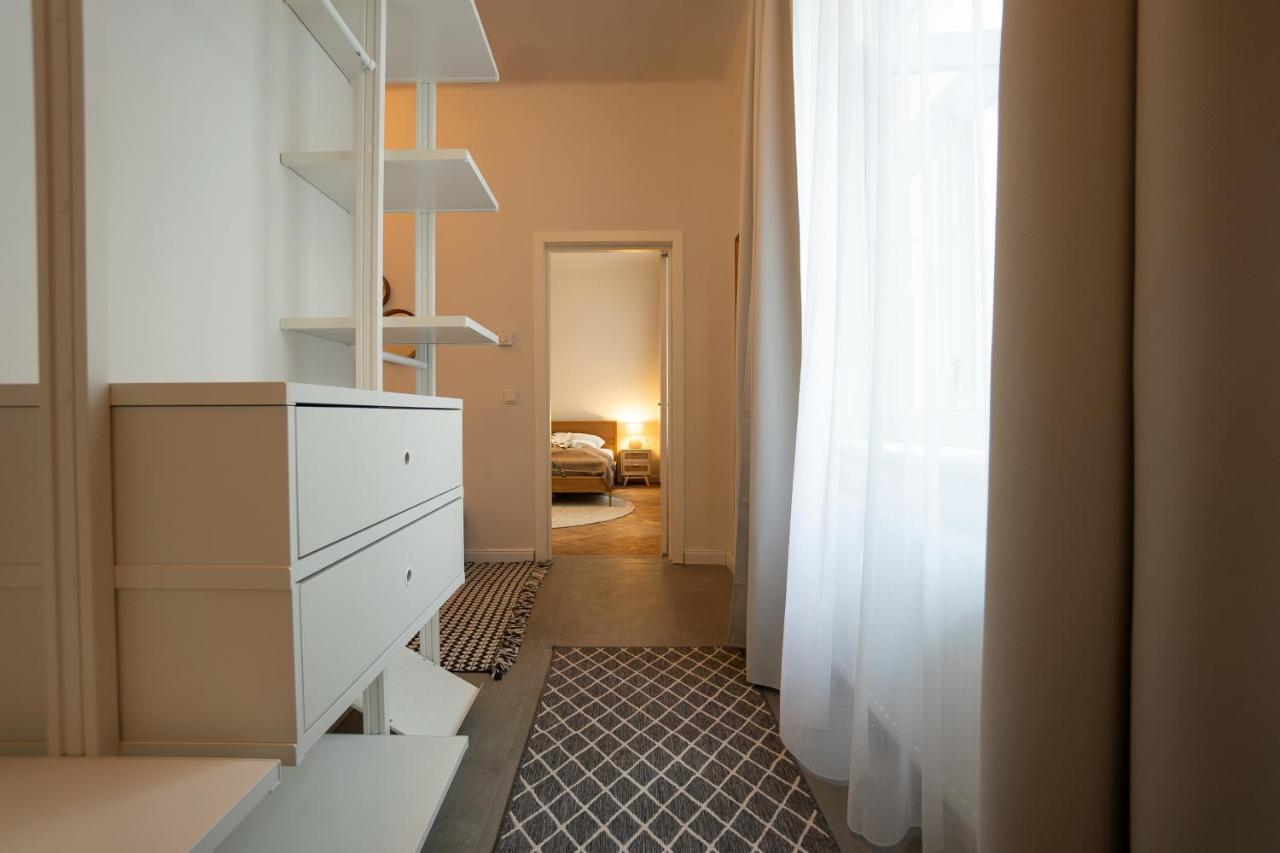 Chic 94M2 Apartment With A King-Size Bed Wenen Buitenkant foto