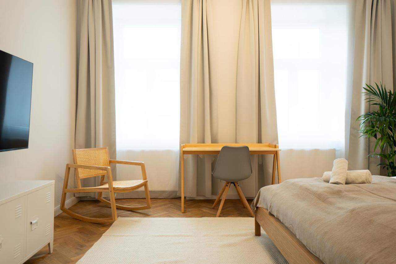 Chic 94M2 Apartment With A King-Size Bed Wenen Buitenkant foto