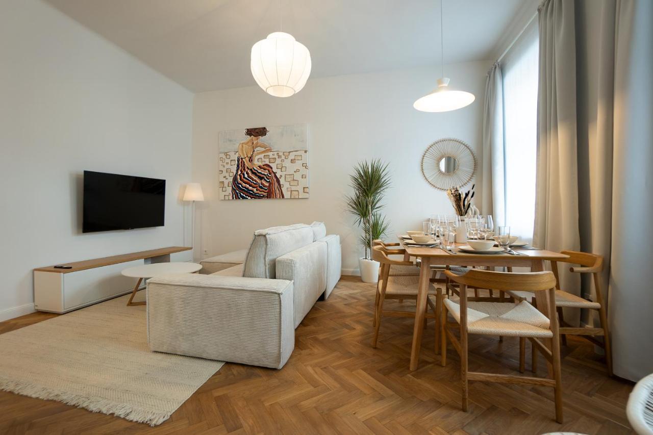 Chic 94M2 Apartment With A King-Size Bed Wenen Buitenkant foto