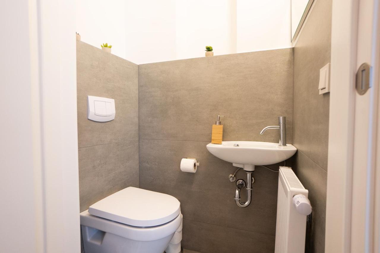 Chic 94M2 Apartment With A King-Size Bed Wenen Buitenkant foto