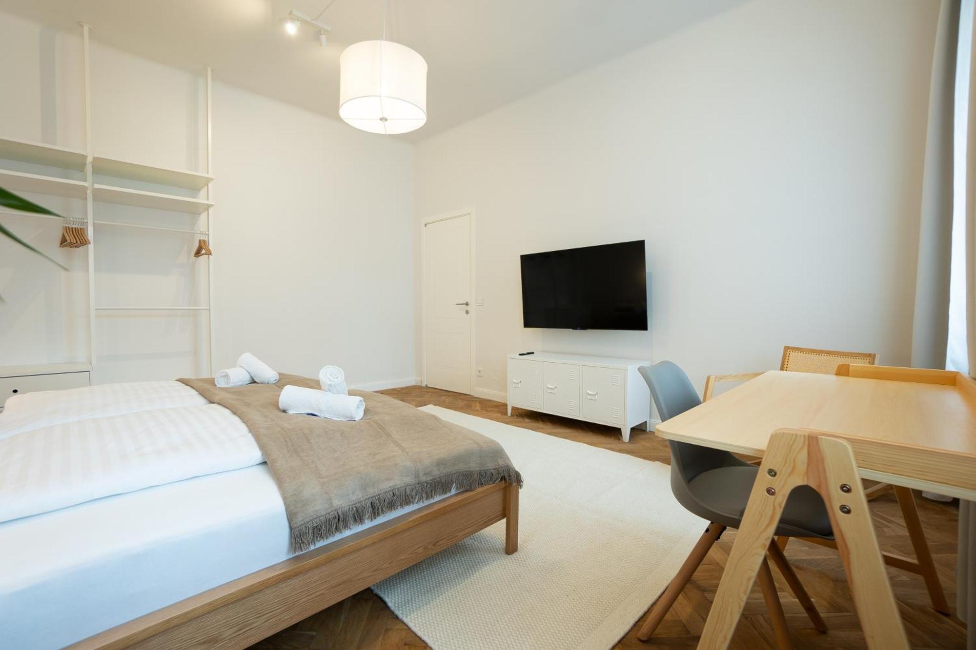 Chic 94M2 Apartment With A King-Size Bed Wenen Buitenkant foto